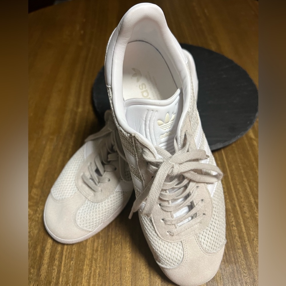 ADIDAS GAZELLE SNEAKERS - EUC